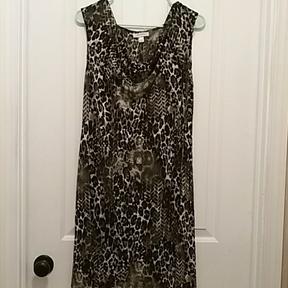 Dressbarn sleeveless leopard print dress